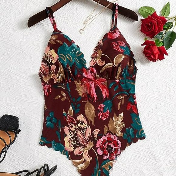 SHEIN Tops - Scalloped Floral Bodysuit